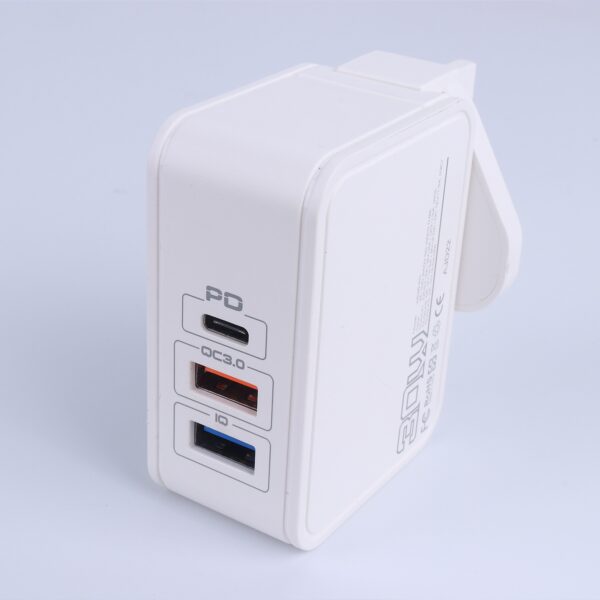fast charger pd 18 w qc 3 0 iq 2 4 a outp main 3